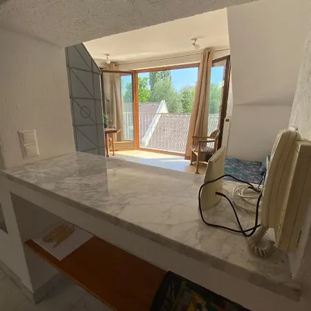 Buenavista Loft - Sun-filled Balcony & Park Views Appartement
