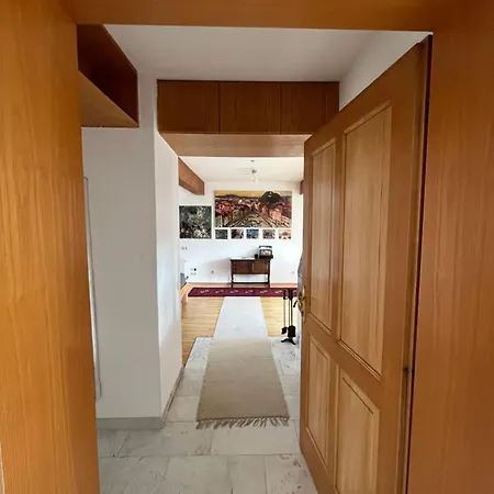 Buenavista Loft - Sun-filled Balcony & Park Views Graz
